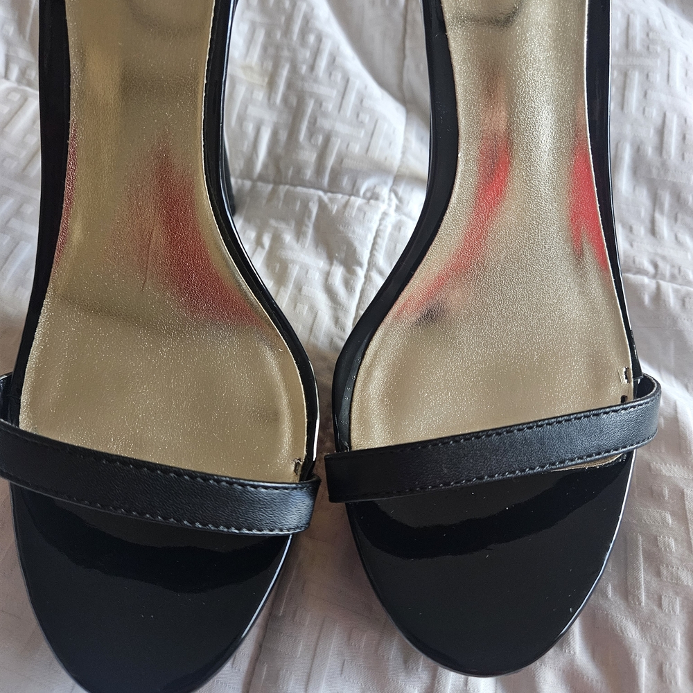 Elegant Black Stiletto Heels - Picture 2 of 6